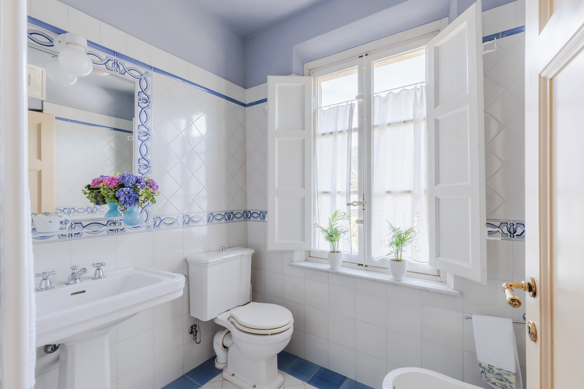 First-floor shared bathroom
