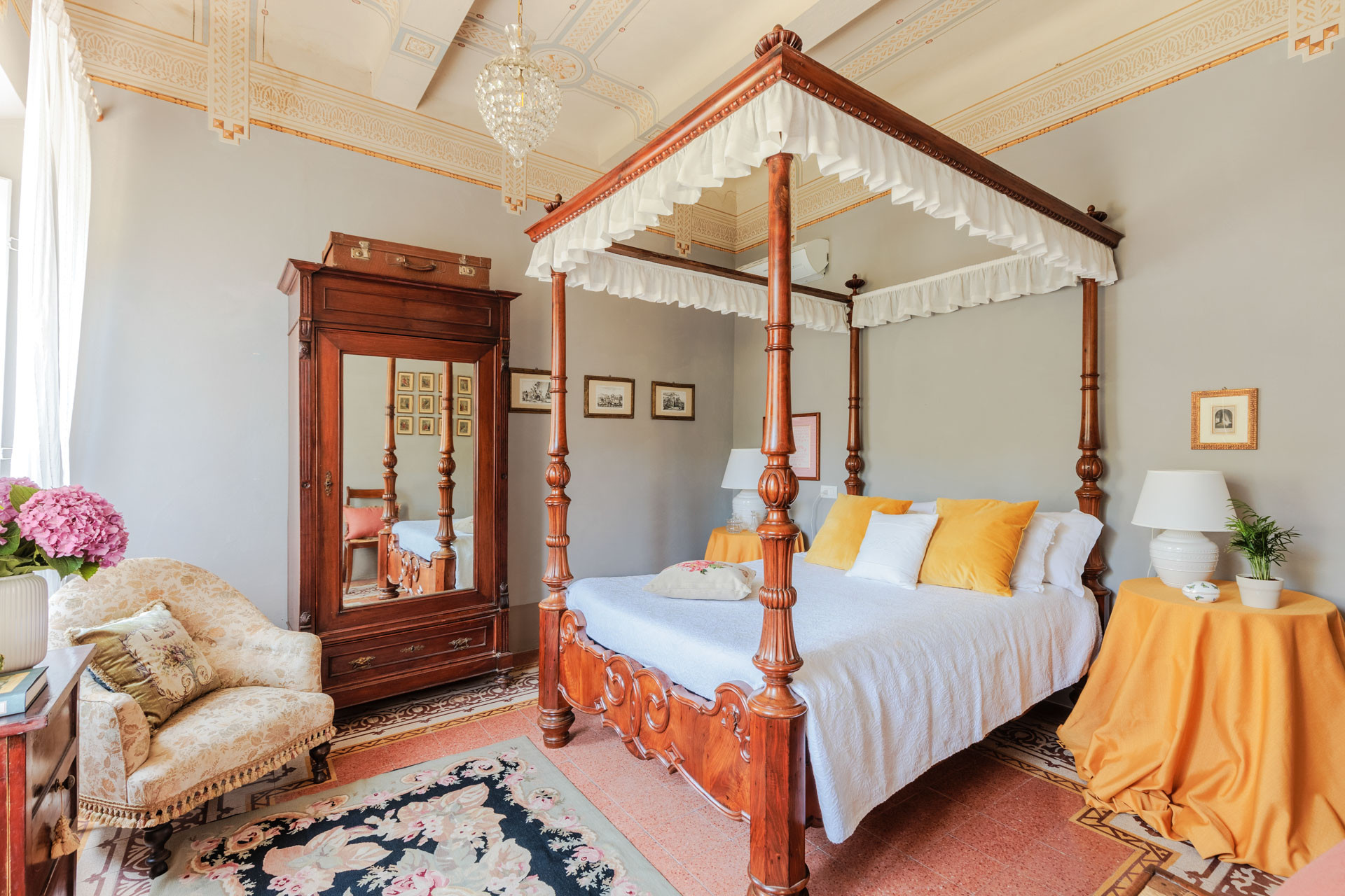First-floor double bedroom, second view