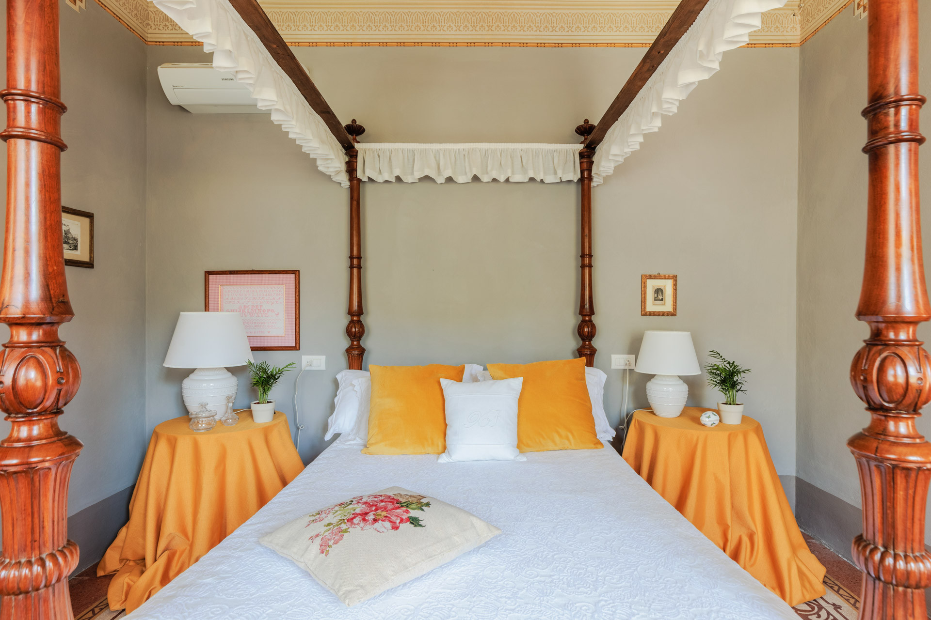 First-floor double bedroom, third view