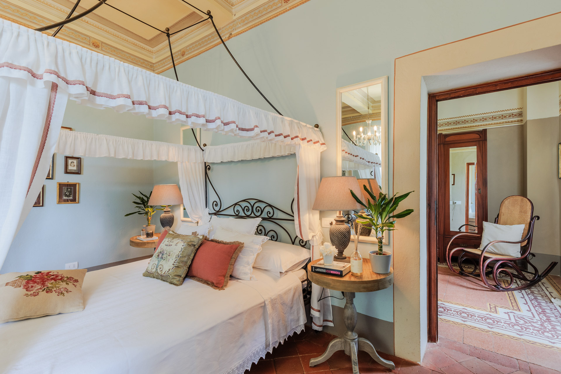 First-floor bedroom with private sitting room, second view