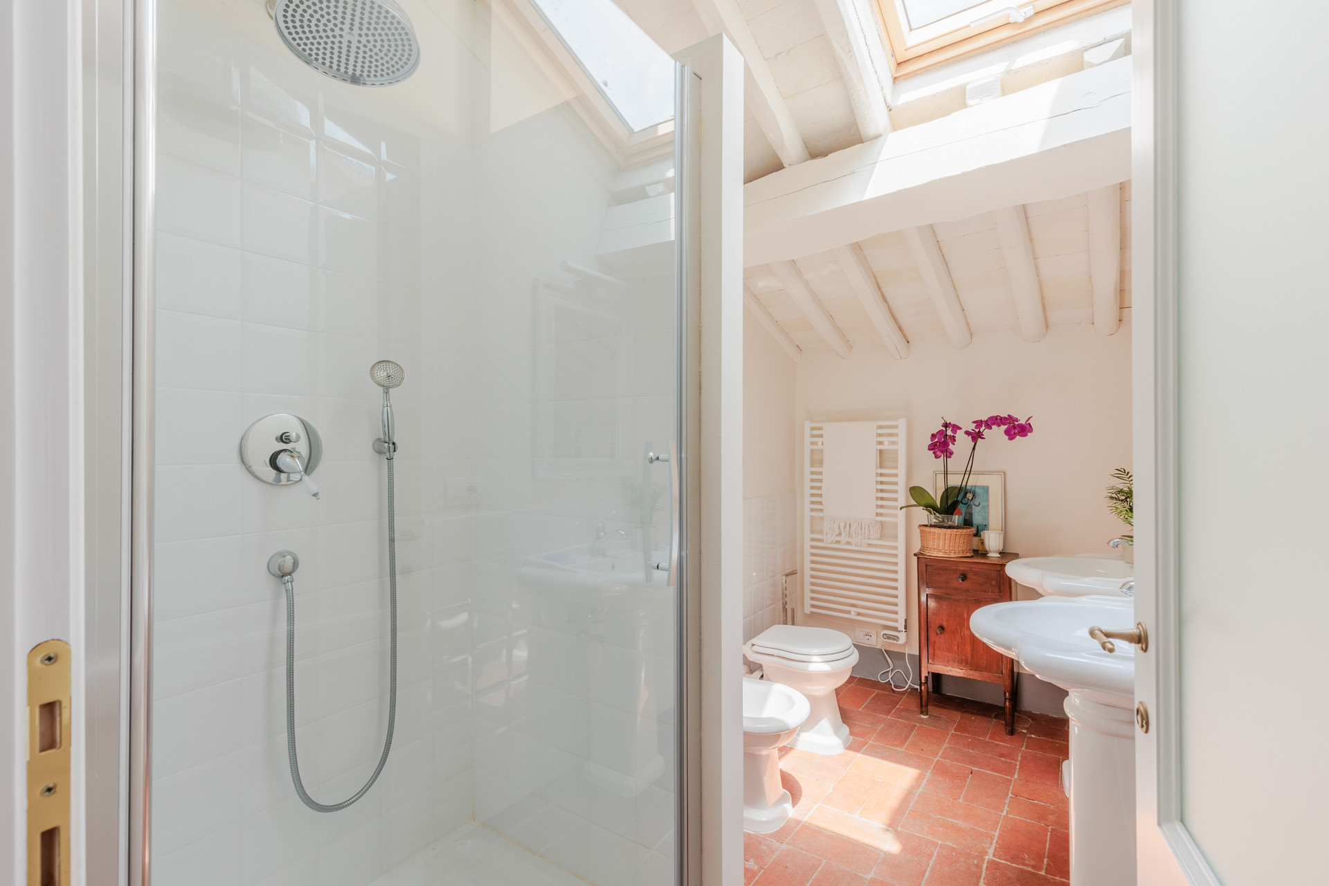 Second-floor shared bathroom