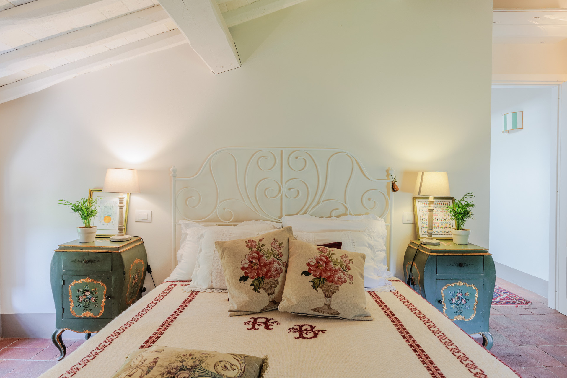 Second-floor double bedroom