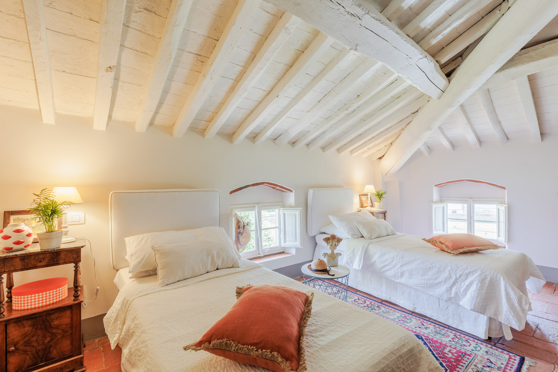Second-floor twin room, third view